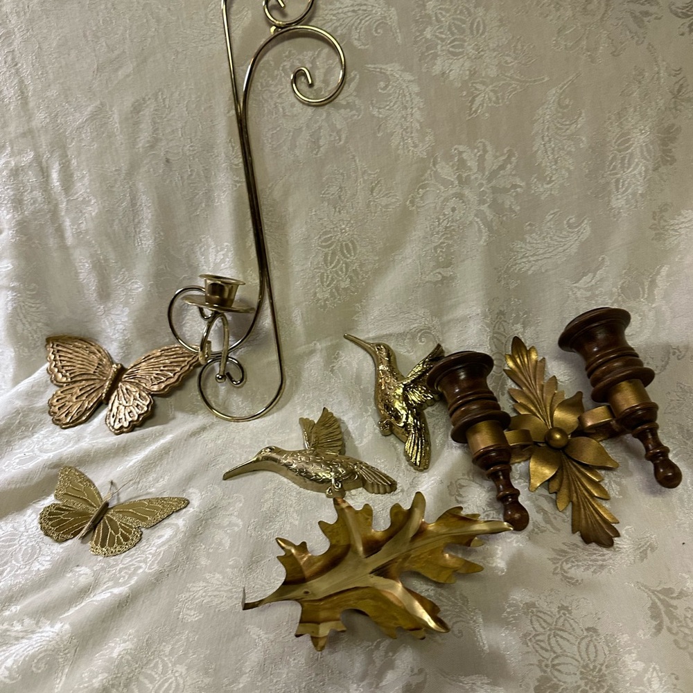Lot 7 Home Interior wall decorations.